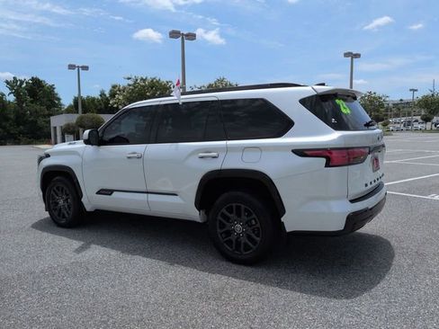 Certified 2023 Toyota Sequoia Platinum AWD/4WD image 6