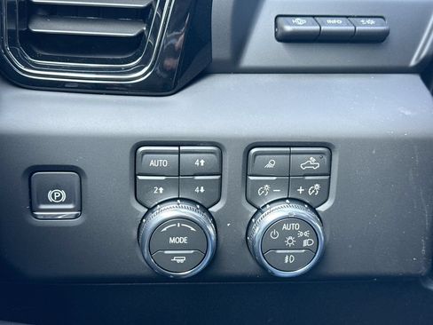 New 2026 GMC Sierra 2500 AT4 w/ AT4 Premium Plus Package AWD/4WD image 18