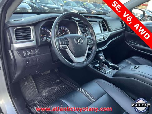 Used 2019 Toyota Highlander SE image 16