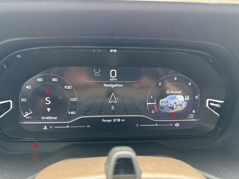 Used 2023 GMC Yukon Denali w/ Advanced Technology Package AWD/4WD image 25