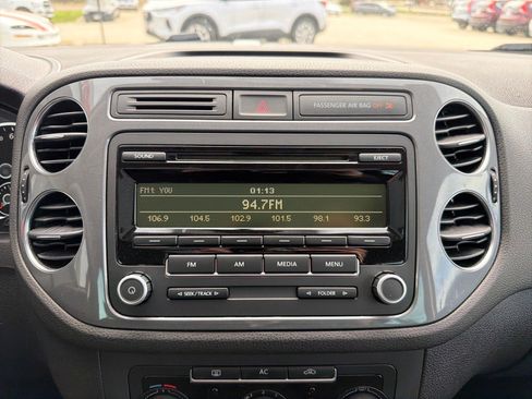 Used 2012 Volkswagen Tiguan S image 21