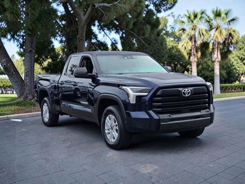 Used 2022 Toyota Tundra SR5 w/ SR5 Premium Package AWD/4WD image 4