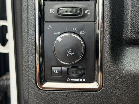 Used 2018 RAM 2500 Laramie w/ Sport Appearance Group AWD/4WD image 25