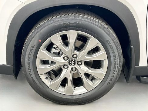 New 2026 Toyota Grand Highlander AWD image 8