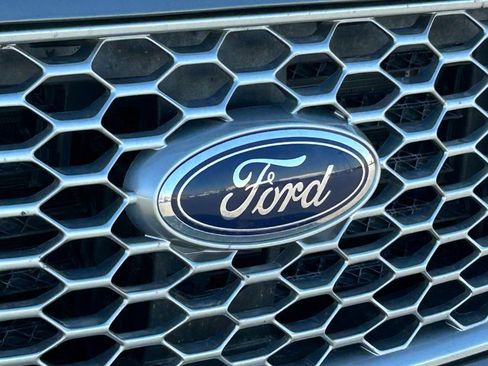 Used 2023 Ford Edge SEL image 10