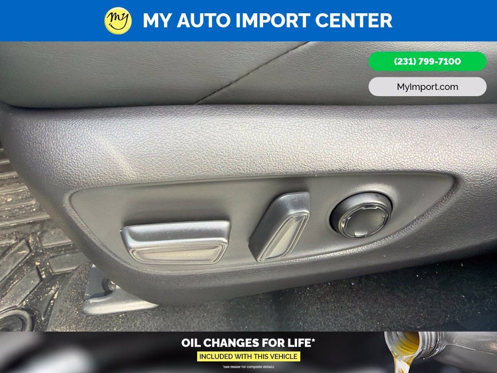 Used 2022 Toyota Venza Limited AWD/4WD image 12