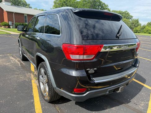 Used 2011 Jeep Grand Cherokee Overland AWD/4WD image 7