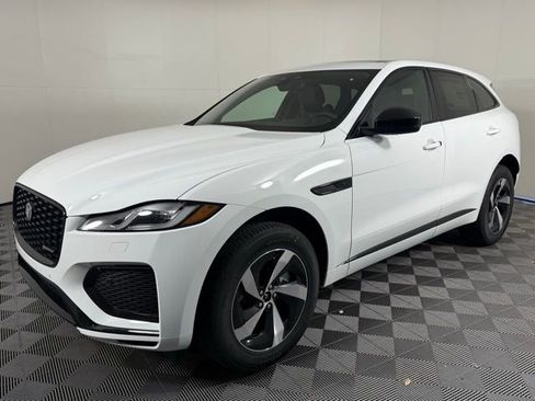 Certified 2025 Jaguar F-PACE R-Dynamic S image 3