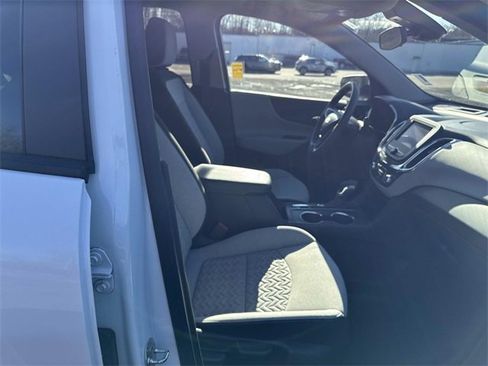 Used 2022 Chevrolet Equinox LS w/ LS Convenience Package image 27