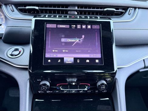 Used 2025 Jeep Grand Cherokee Laredo X w/ Trailer Tow Package image 20