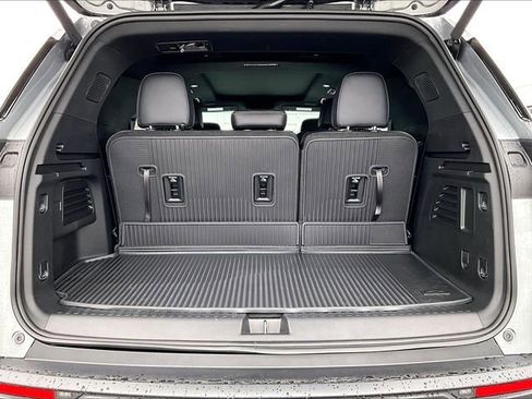 New 2026 Chevrolet Traverse LT w/ Sun and Wheel Package image 15