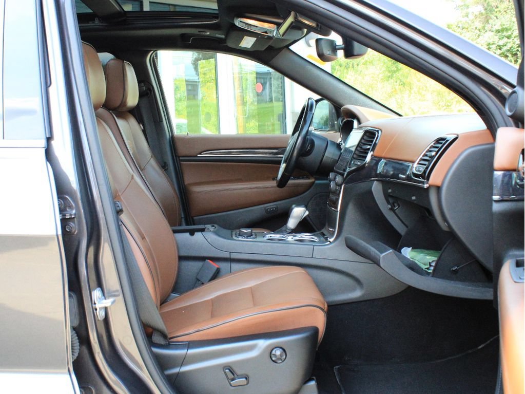 Used 2021 Jeep Grand Cherokee Overland AWD/4WD image 24