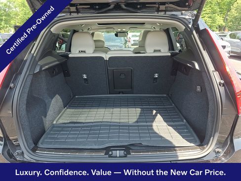 Certified 2024 Volvo XC40 B5 Ultimate w/ Climate Package AWD/4WD image 29