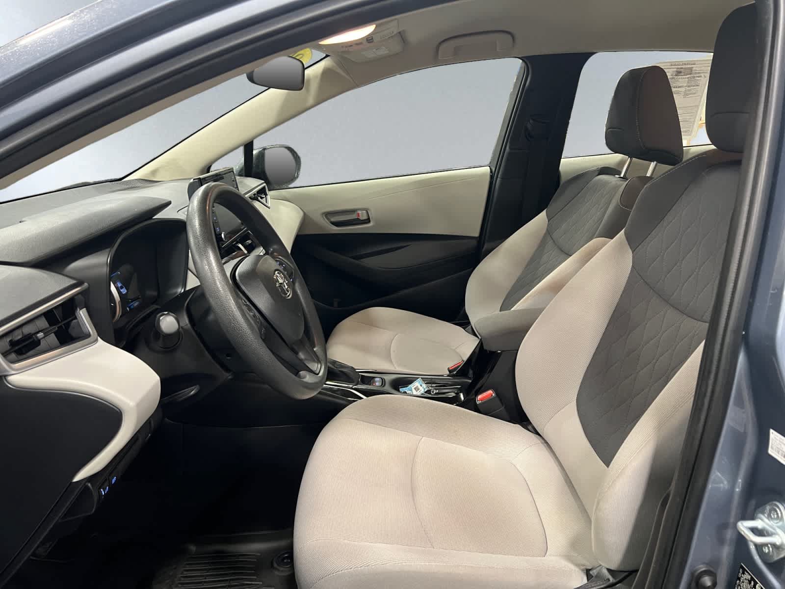 Used 2022 Toyota Corolla LE FWD image 11