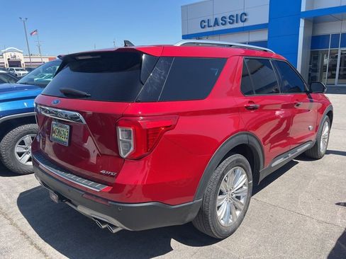 Used 2021 Ford Explorer King Ranch w/ Premium Technology Package image 7