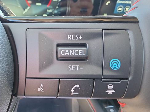 New 2026 Nissan Kicks SR w/ SR Premium Package FWD image 34