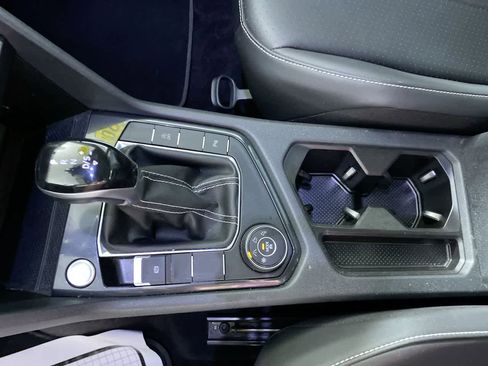 Used 2023 Volkswagen Tiguan SE R-Line image 21