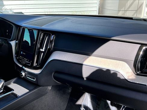 Used 2022 Volvo XC60 T8 Inscription w/ Advanced Package image 16