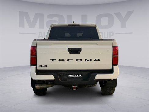 Certified 2025 Toyota Tacoma TRD Off-Road image 4