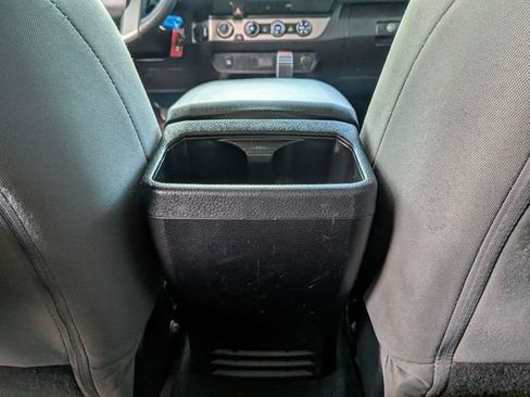 Used 2016 Toyota Tacoma SR5 w/ SR5 Appearance Package (SN) AWD/4WD image 17