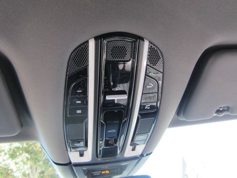 Used 2019 Porsche Cayenne AWD/4WD image 37