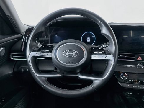 Used 2025 Hyundai Elantra Limited FWD image 18