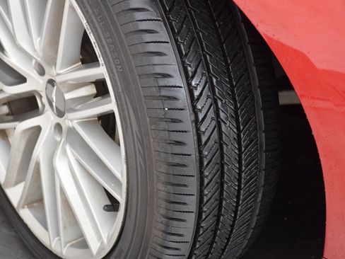 Used 2021 Genesis G70 2.0T image 33