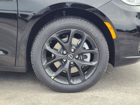 New 2026 Chrysler Pacifica Select w/ S Appearance Package image 24