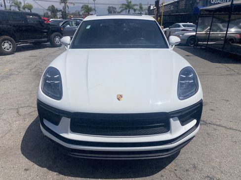 Used 2022 Porsche Macan image 3