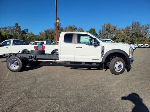 New 2025 Ford F550 4x4 SuperCab Super Duty image 5