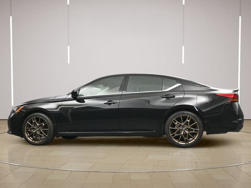 Certified 2025 Nissan Altima 2.5 SR FWD image 27
