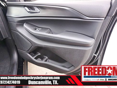 Certified 2025 Jeep Grand Cherokee Laredo image 39