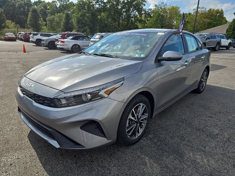 Used 2023 Kia Forte LXS w/ LXS Technology Package FWD image 3