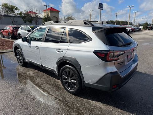Used 2023 Subaru Outback Onyx Edition image 9