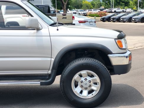 Used 1998 Toyota 4Runner SR5 AWD/4WD image 12