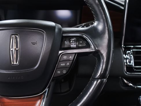 Used 2023 Lincoln Navigator Reserve AWD/4WD image 11