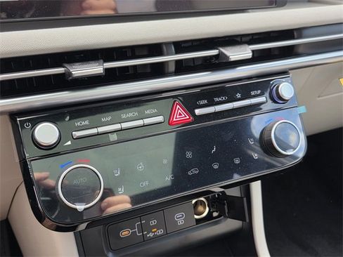 New 2025 Hyundai Tucson Limited image 30