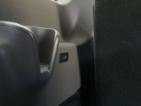 Used 2021 Ford Transit 350 XLT image 24