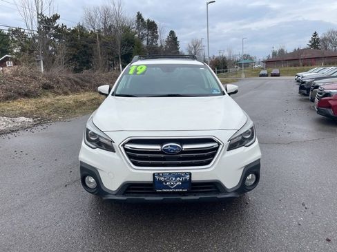 Used 2019 Subaru Outback 2.5i Limited image 2