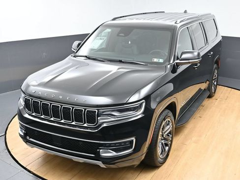 Used 2024 Jeep Wagoneer L Series II w/ Flexible Seating Group AWD/4WD image 46