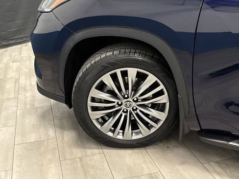 Used 2021 Toyota Highlander Platinum image 39