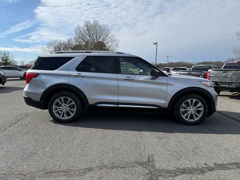 Used 2020 Ford Explorer Limited image 7