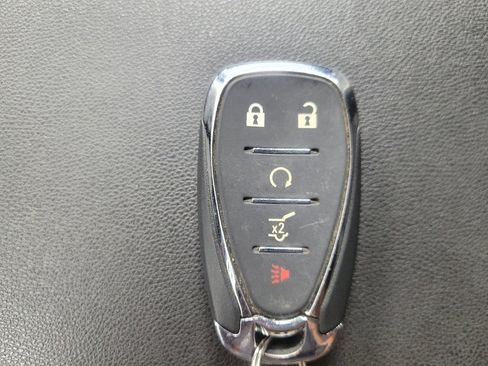 Used 2019 Chevrolet Equinox LT FWD image 32