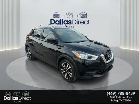 Used 2020 Nissan Kicks SV image 1