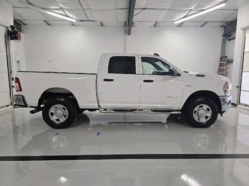 Used 2022 RAM 2500 Tradesman w/ Chrome Appearance Group image 9