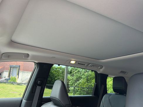 Used 2025 INFINITI QX60 Luxe FWD image 22