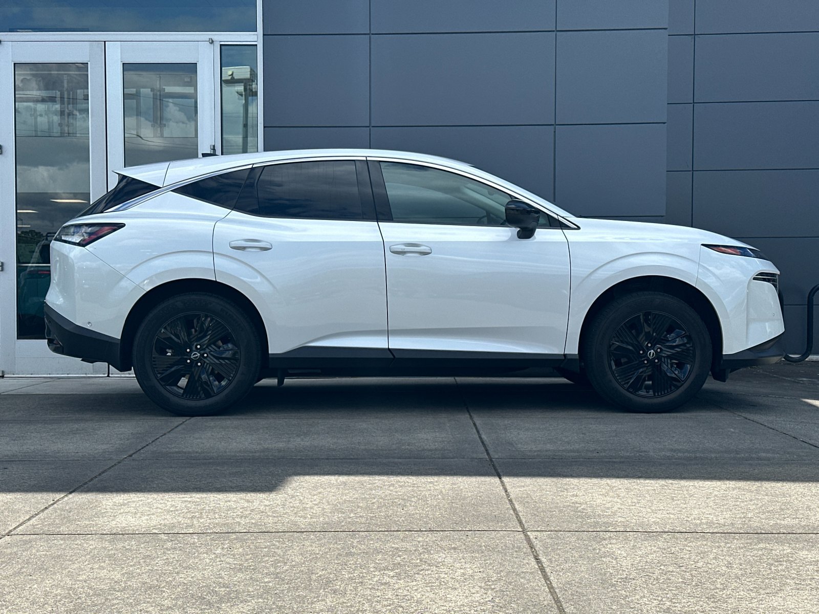 Certified 2025 Nissan Murano SV AWD/4WD image 3