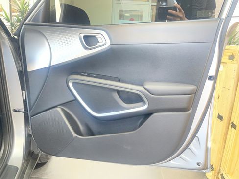Used 2022 Kia Soul LX FWD image 16