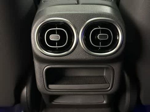 Used 2025 Mercedes-Benz GLC 300 4MATIC image 29