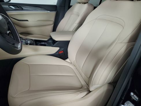 New 2025 Jeep Grand Cherokee Limited w/ Black Appearance Package image 12